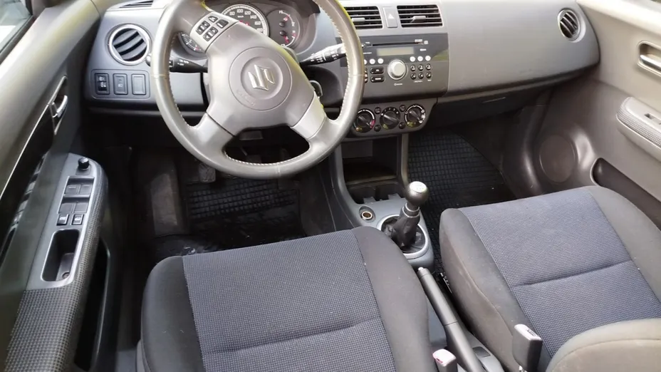 SUZUKI Swift -