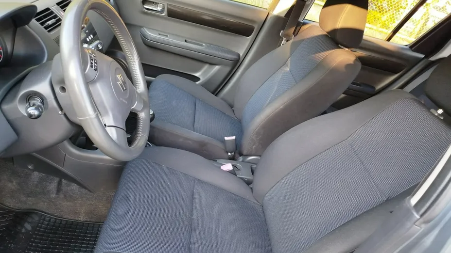 SUZUKI Swift -