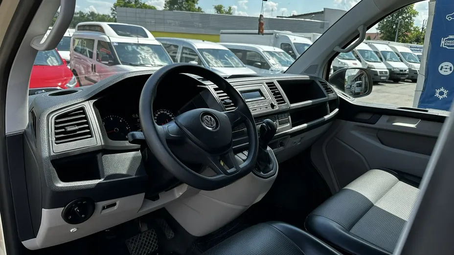 VOLKSWAGEN Caravelle -