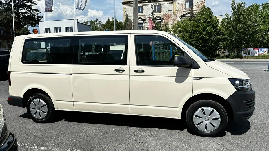 VOLKSWAGEN Caravelle -