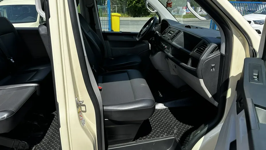 VOLKSWAGEN Caravelle -