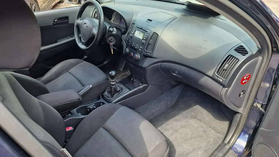 HYUNDAI i30 -