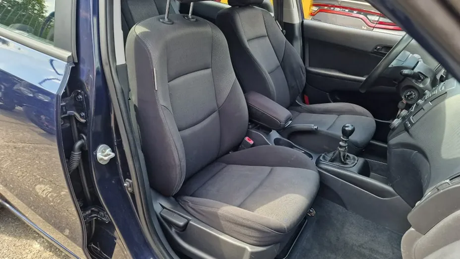 HYUNDAI i30 -