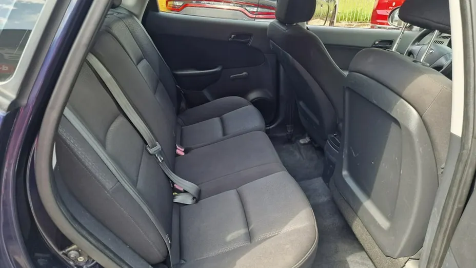 HYUNDAI i30 -