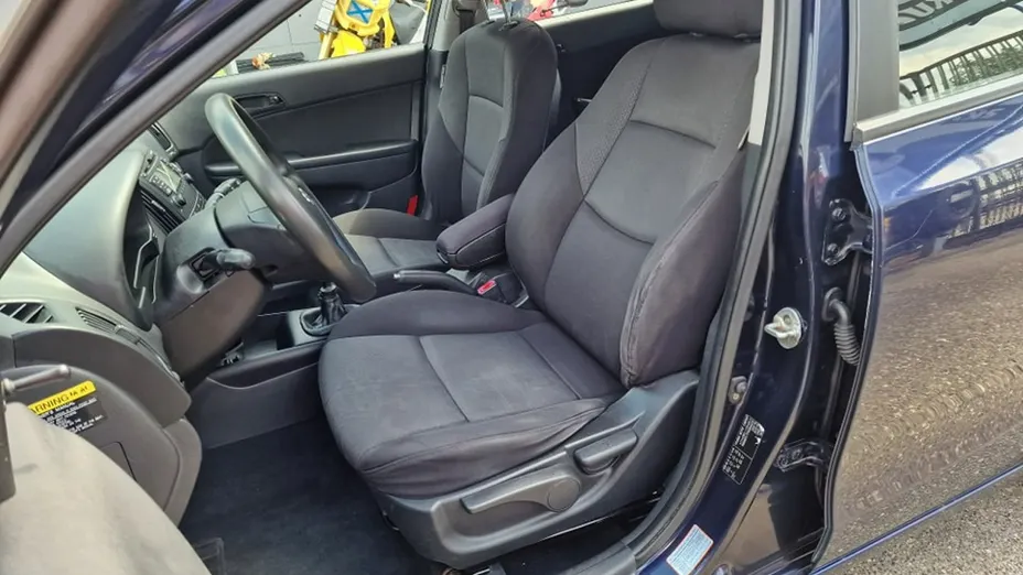 HYUNDAI i30 -