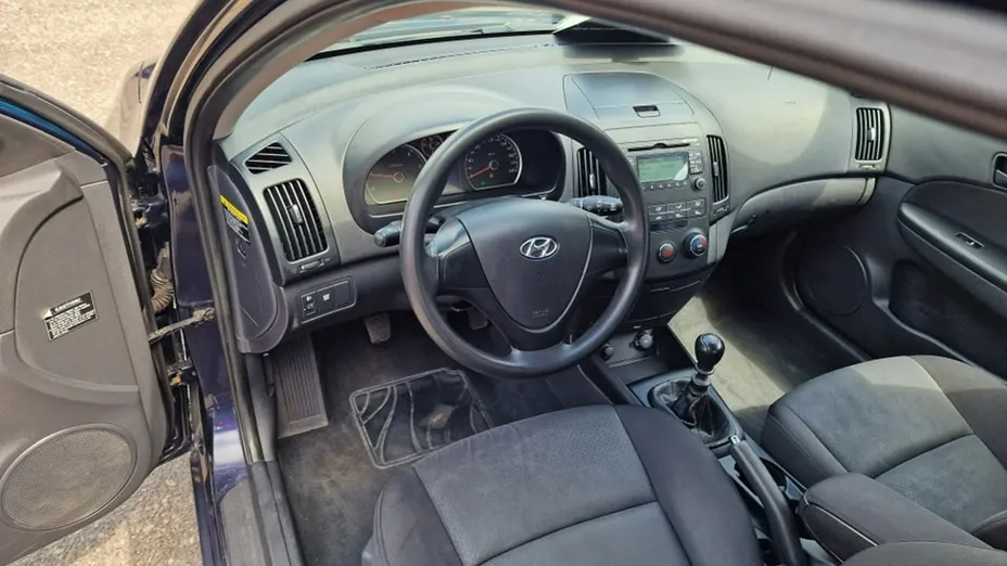 HYUNDAI i30 -