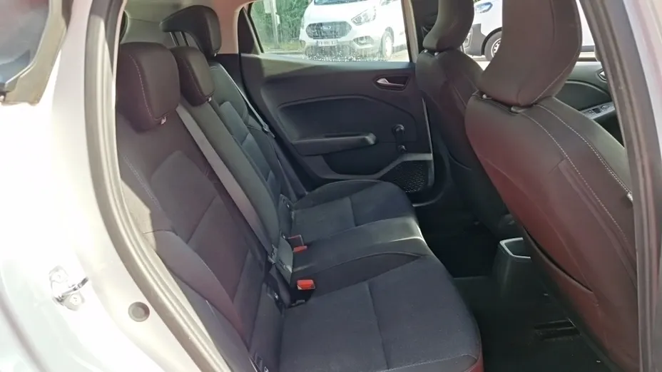 RENAULT Clio -