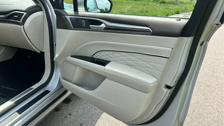 FORD Fusion -