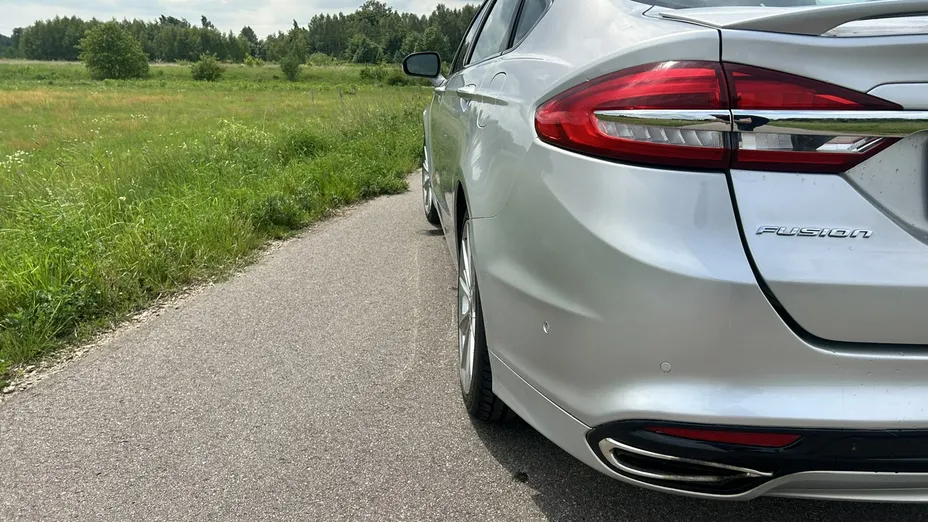 FORD Fusion -