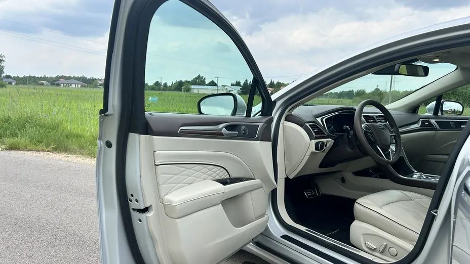 FORD Fusion -