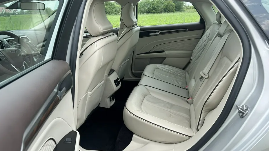 FORD Fusion -