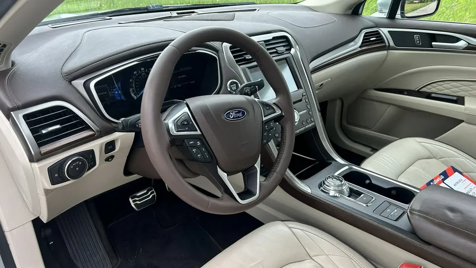 FORD Fusion -