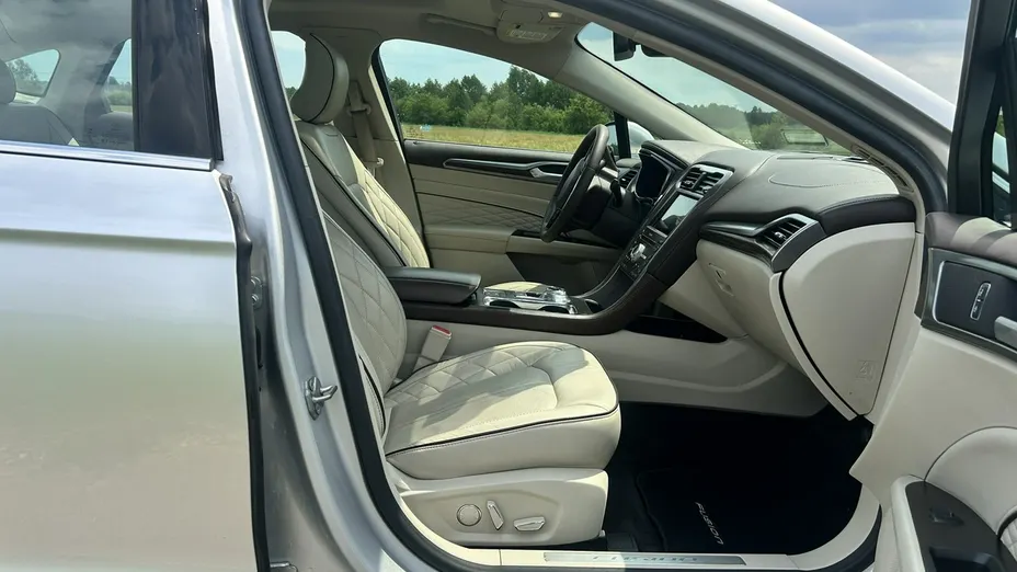 FORD Fusion -