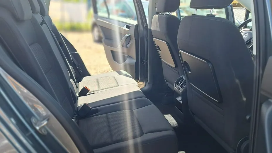 VOLKSWAGEN Golf Sportsvan -