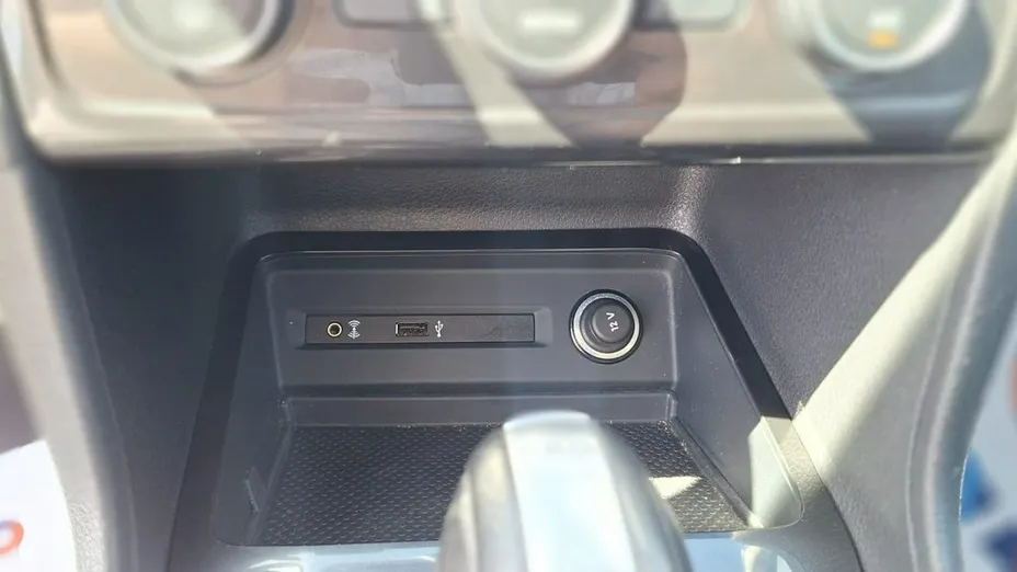 VOLKSWAGEN Golf Sportsvan -