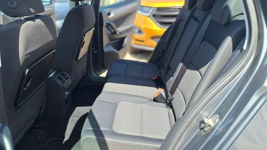 VOLKSWAGEN Golf Sportsvan -
