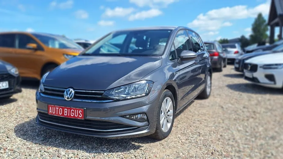 VOLKSWAGEN Golf Sportsvan -