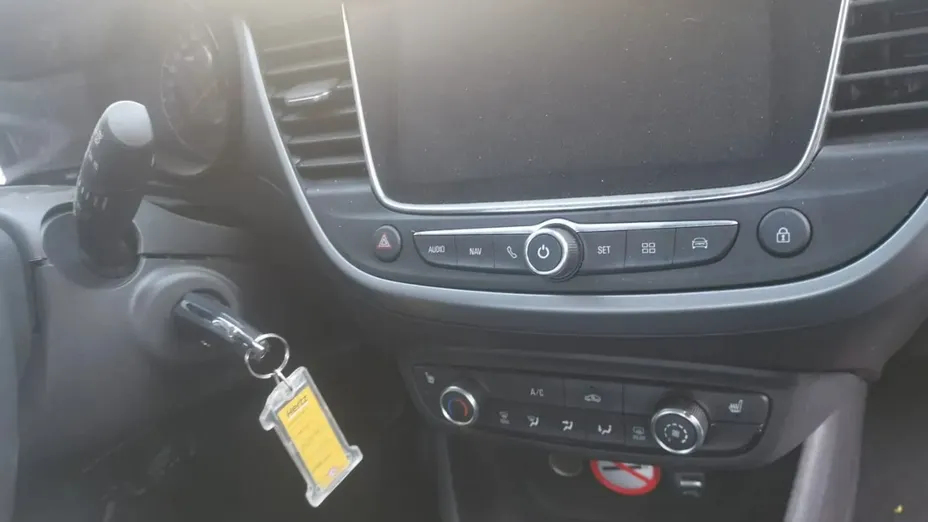 OPEL Crossland X -