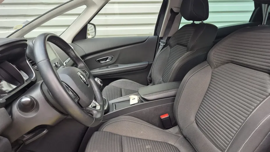RENAULT Scenic -
