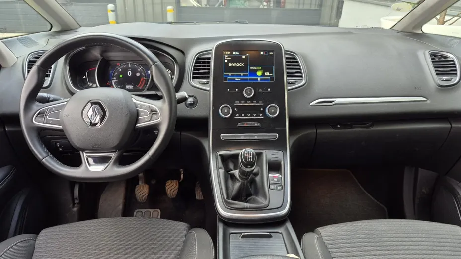 RENAULT Scenic -
