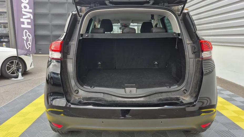 RENAULT Scenic -