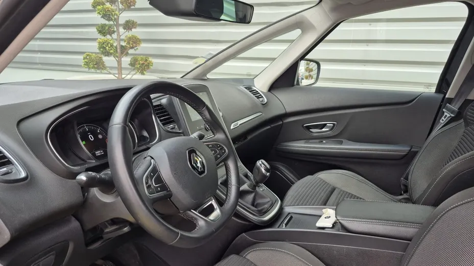 RENAULT Scenic -