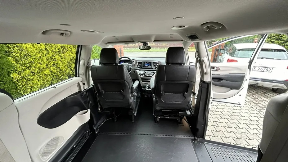 CHRYSLER Voyager -