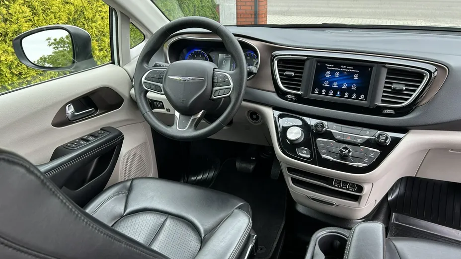 CHRYSLER Voyager -