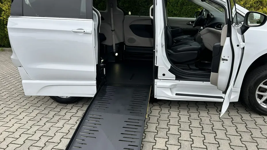CHRYSLER Voyager -