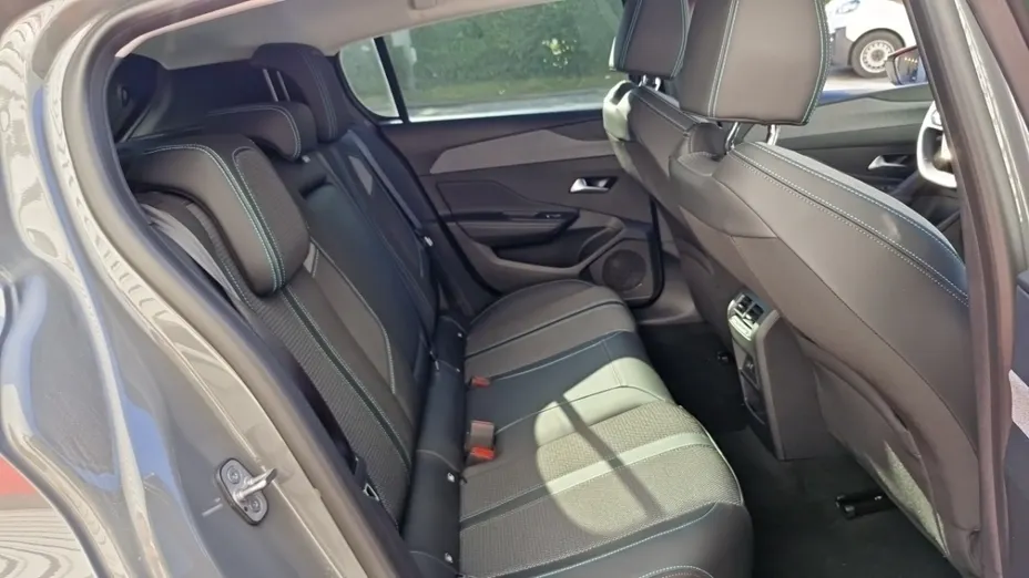 PEUGEOT 308 -