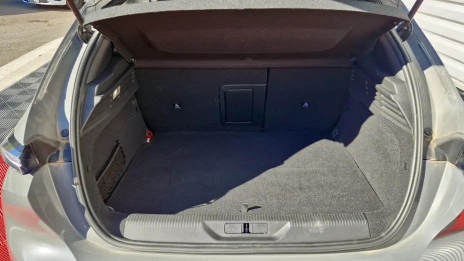 PEUGEOT 308 -
