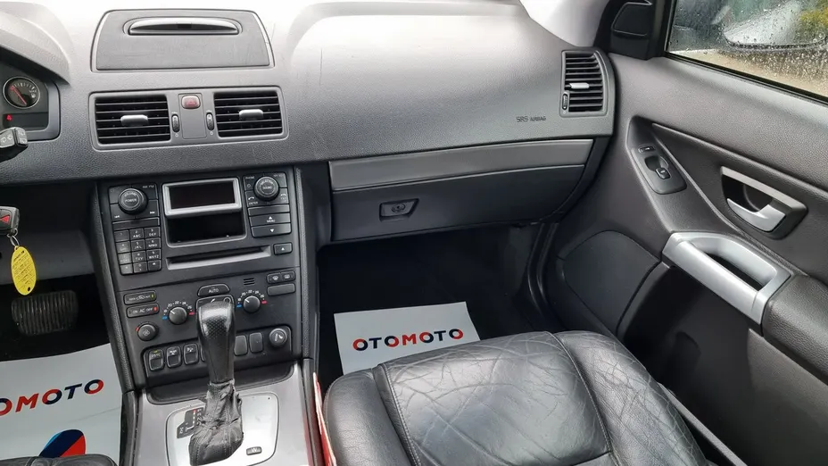 VOLVO XC90 -