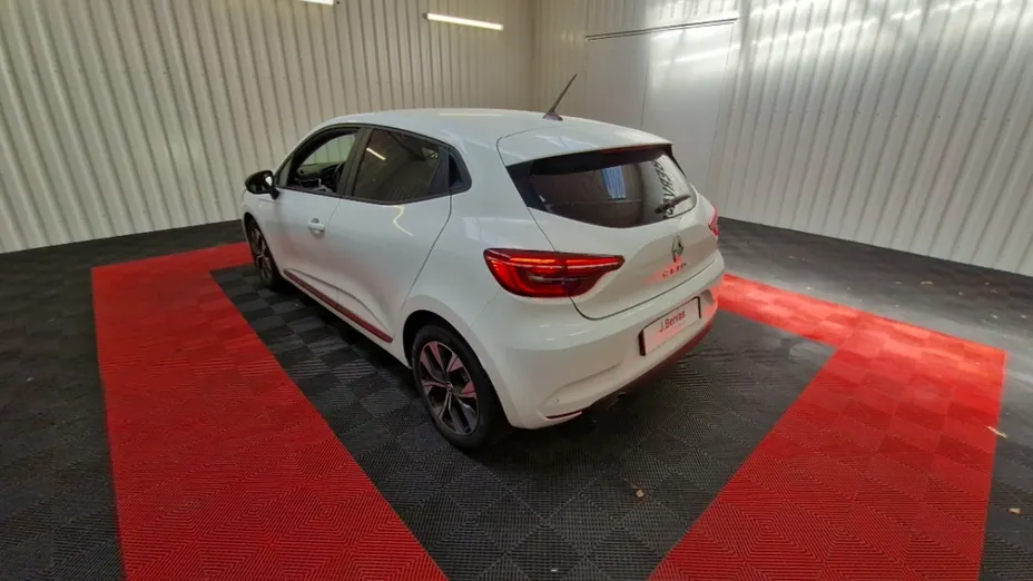 RENAULT Clio -