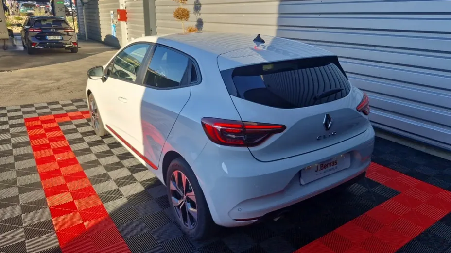 RENAULT Clio -