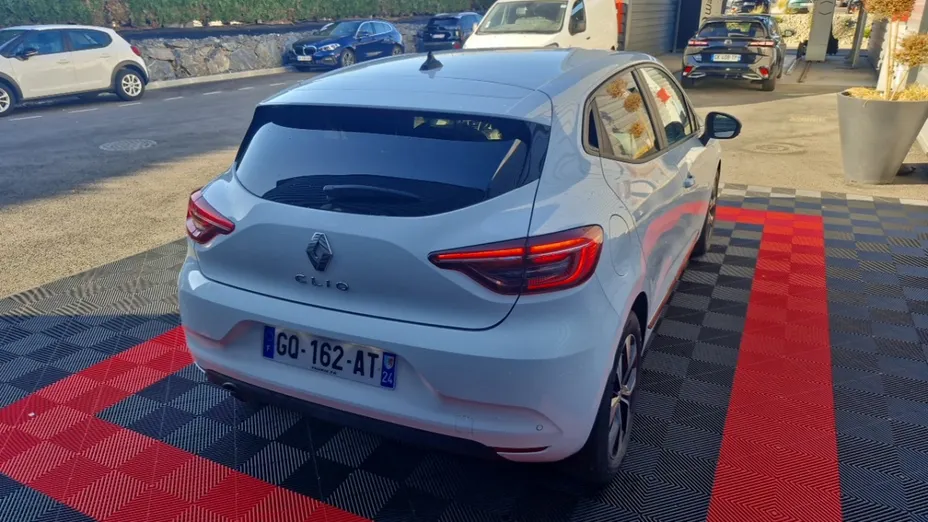 RENAULT Clio -