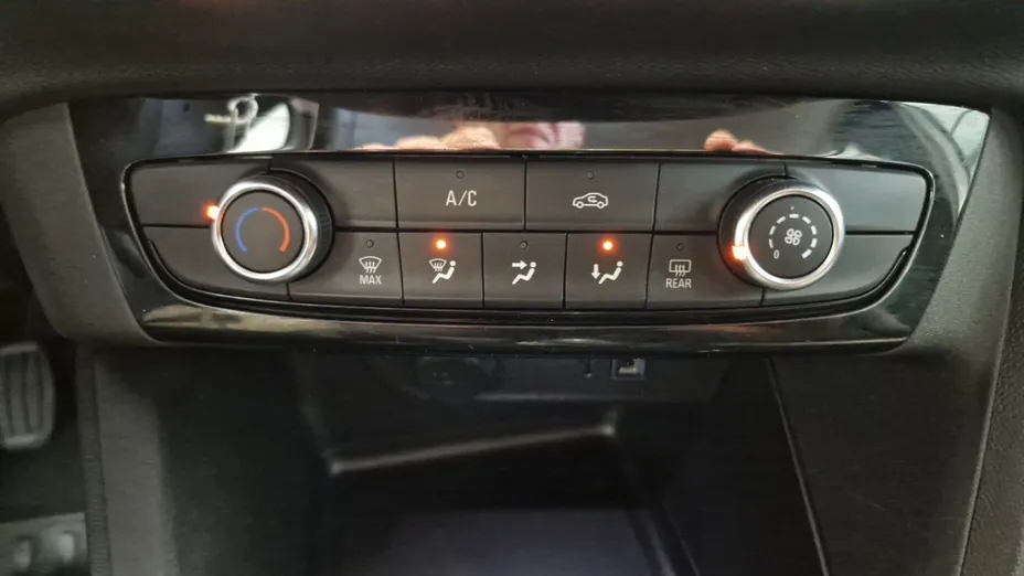 OPEL Corsa -