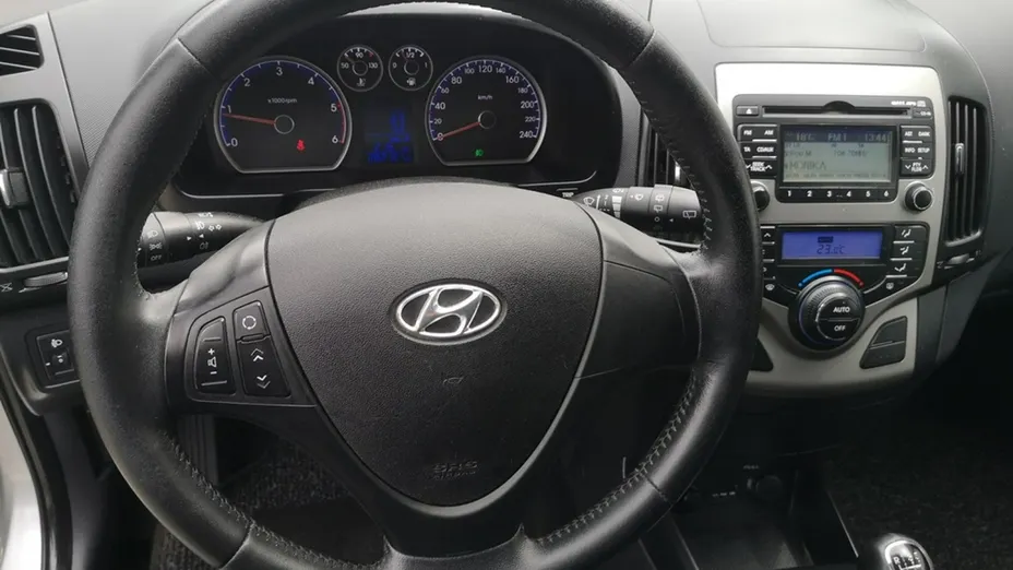HYUNDAI i30 -