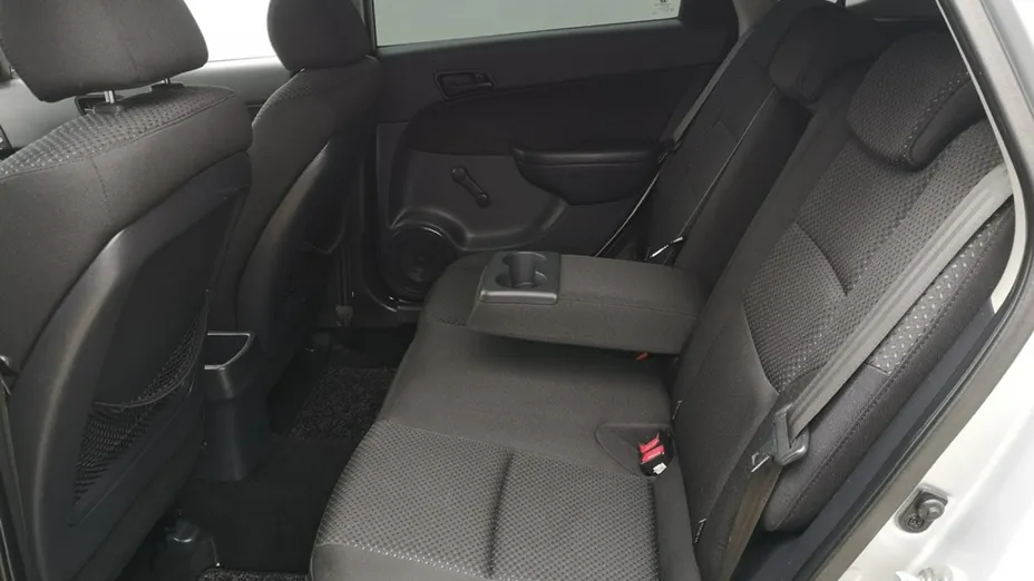 HYUNDAI i30 -