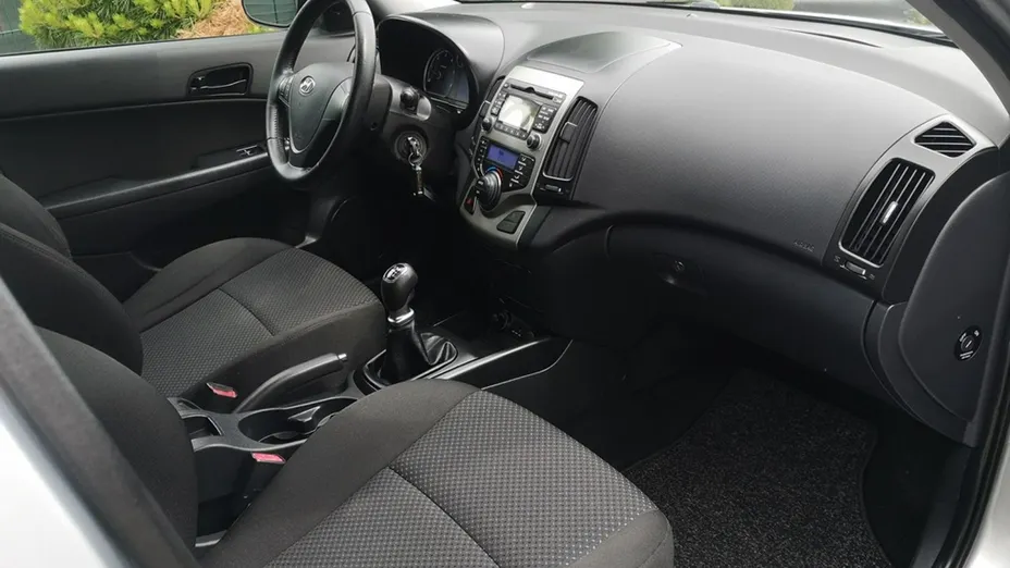 HYUNDAI i30 -