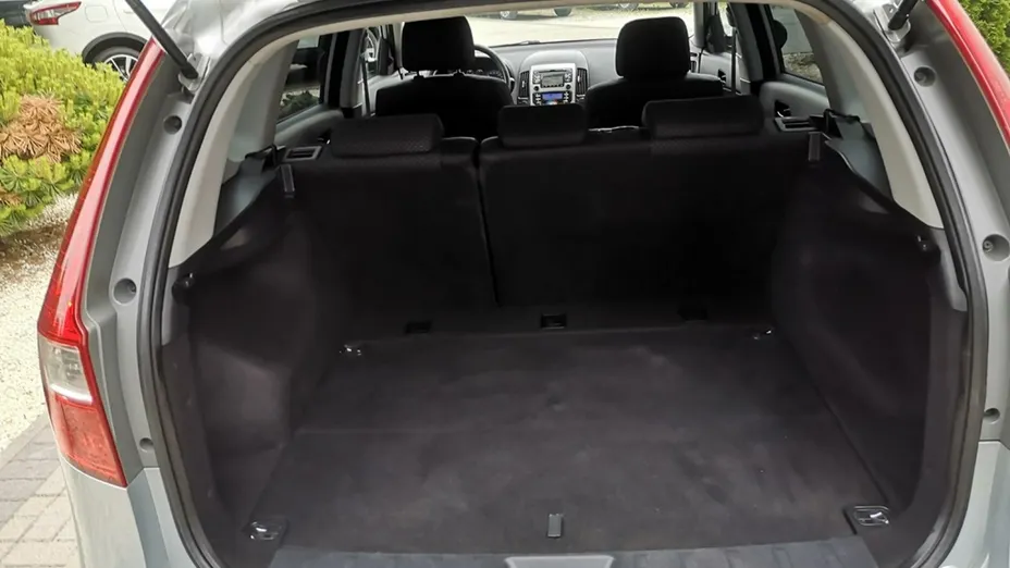 HYUNDAI i30 -