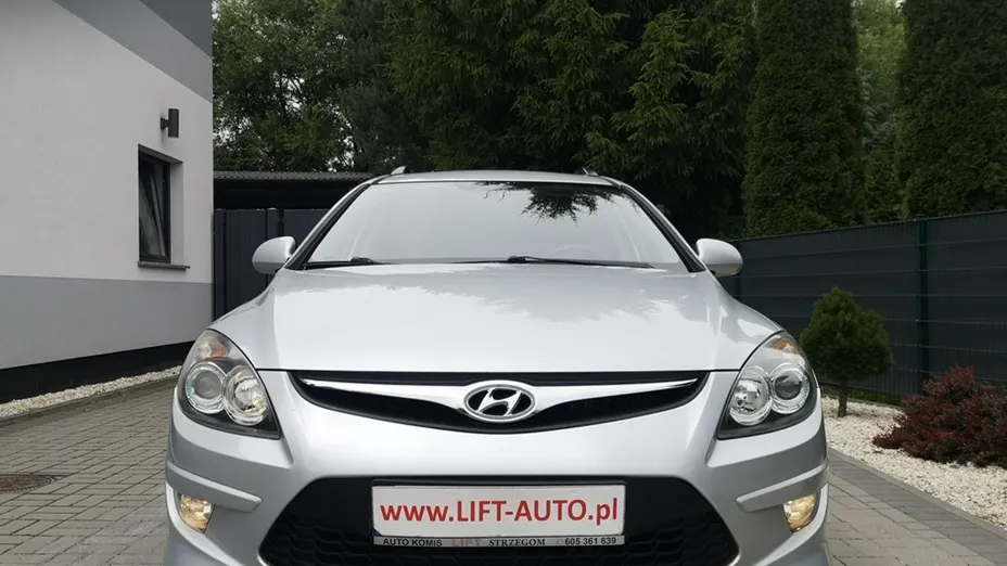 HYUNDAI i30 -