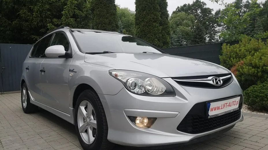 HYUNDAI i30 -