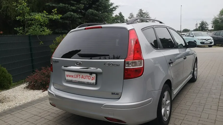HYUNDAI i30 -
