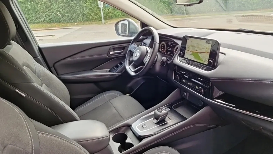 NISSAN Qashqai -