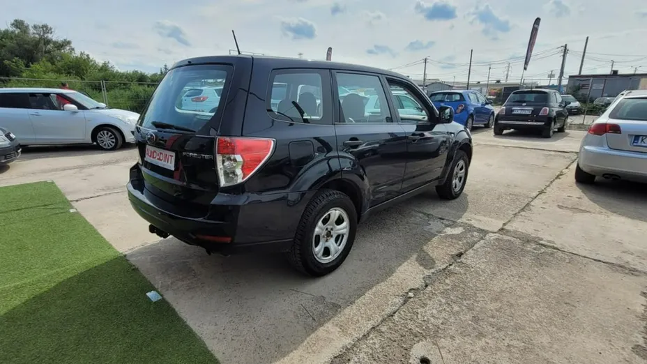 SUBARU Forester -