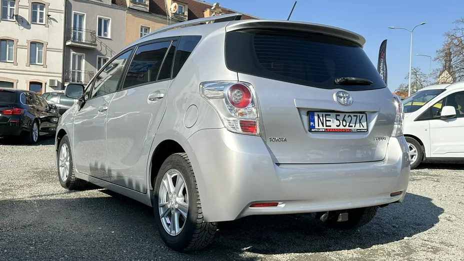 TOYOTA Verso -