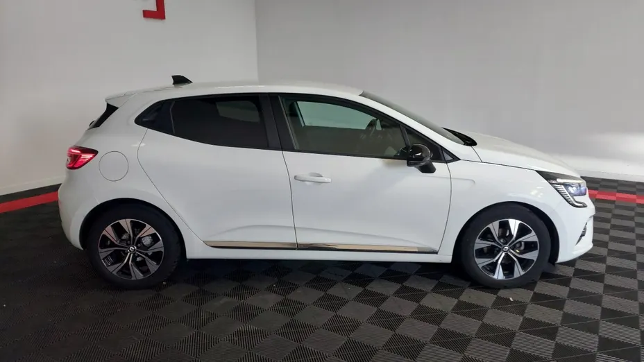 RENAULT Clio -