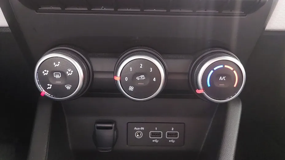 RENAULT Clio -