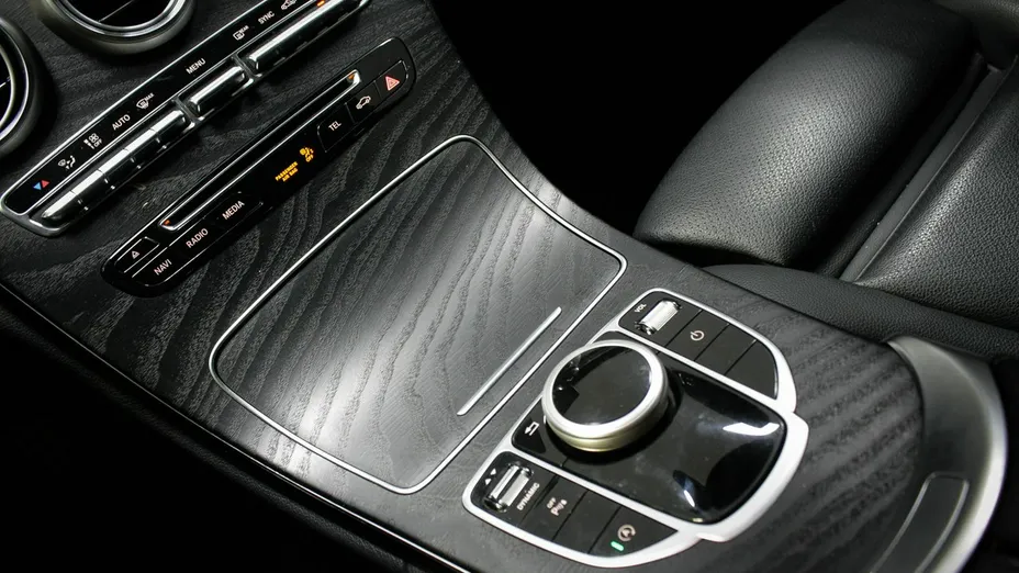 MERCEDES-BENZ C Klasa -