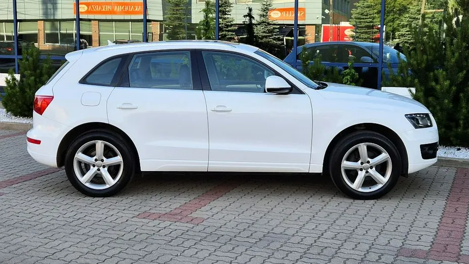 AUDI Q5 -
